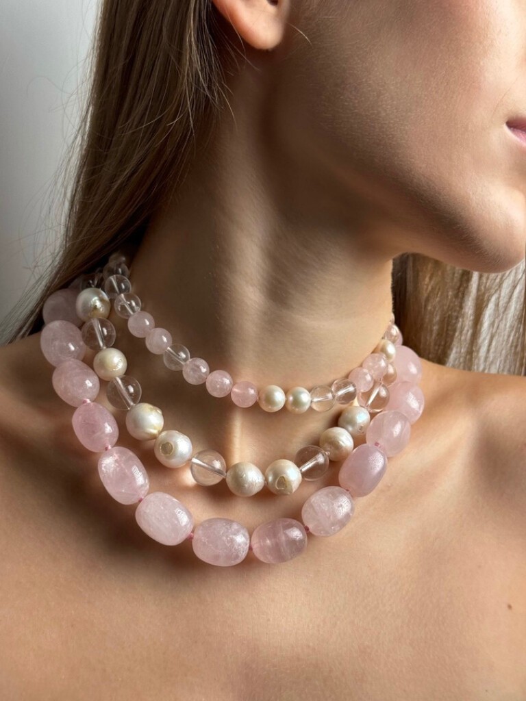 Necklace: Rose quartz, crystal quartz, freshwater pearls
