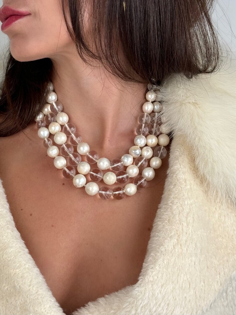 Necklace with crystal quartz and freshwater pearls