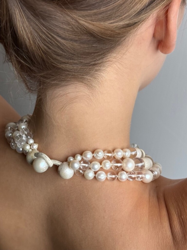 Necklace with crystal quartz and freshwater pearls