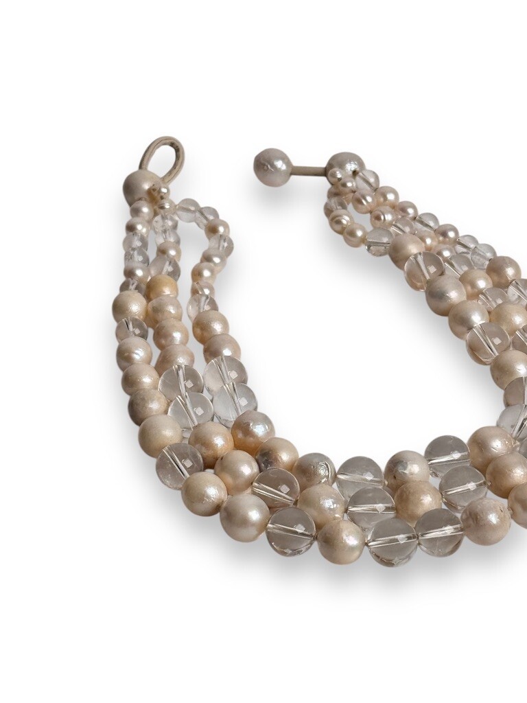 Necklace with crystal quartz and freshwater pearls