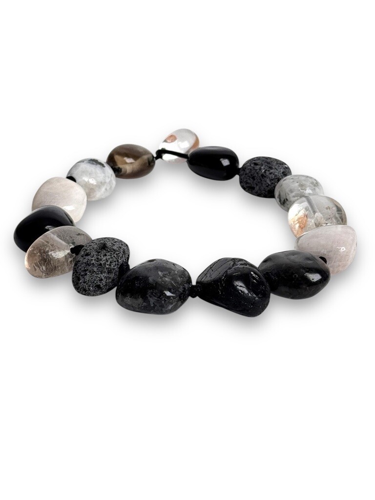 Necklace with mixed materials