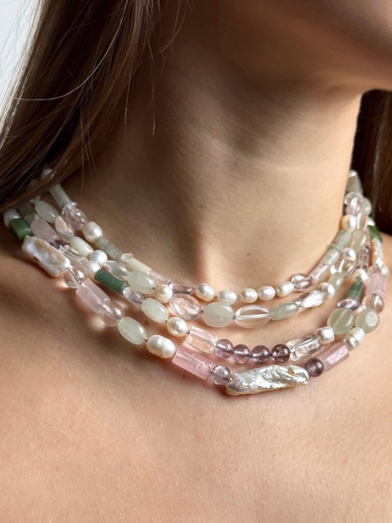 Necklace with mixed materials