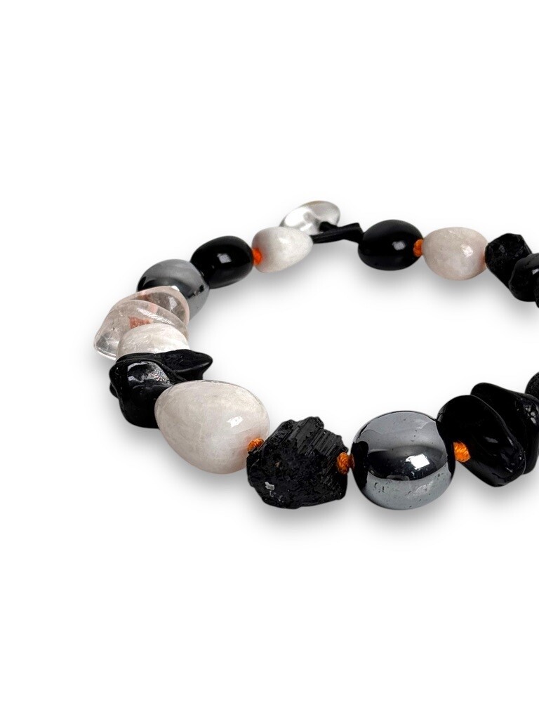 Necklace with mixed materials