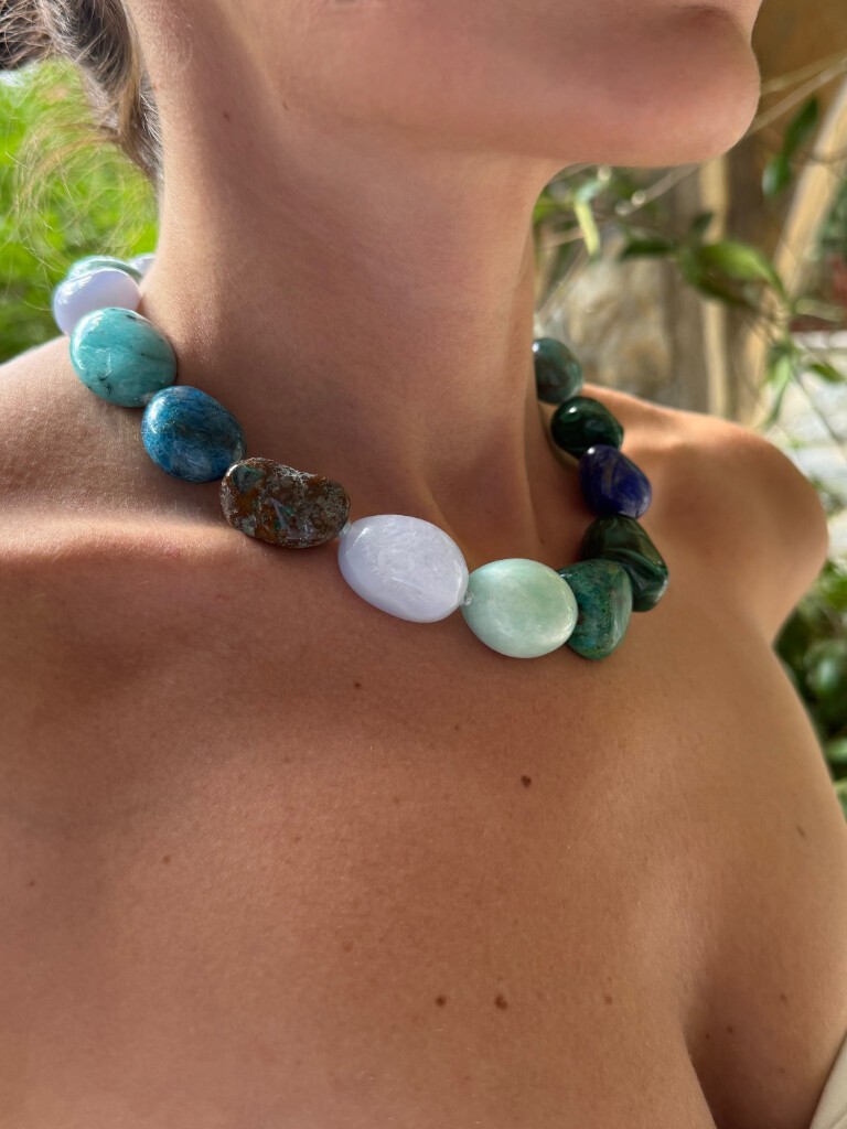 Necklace with mixed materials