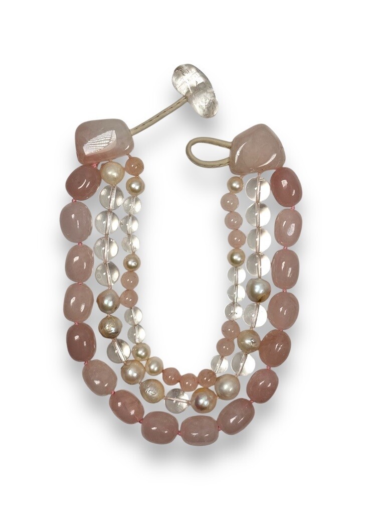 Necklace: Rose quartz, crystal quartz, freshwater pearls