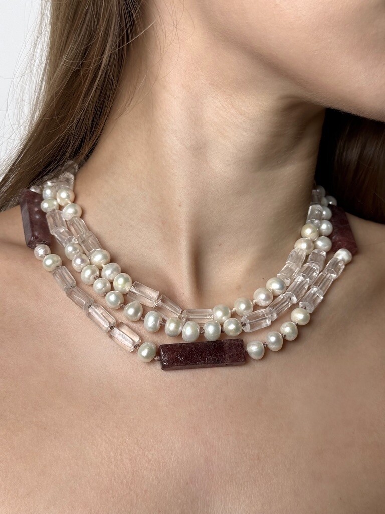 Necklace: Pearls, crystal and cherry quartz
