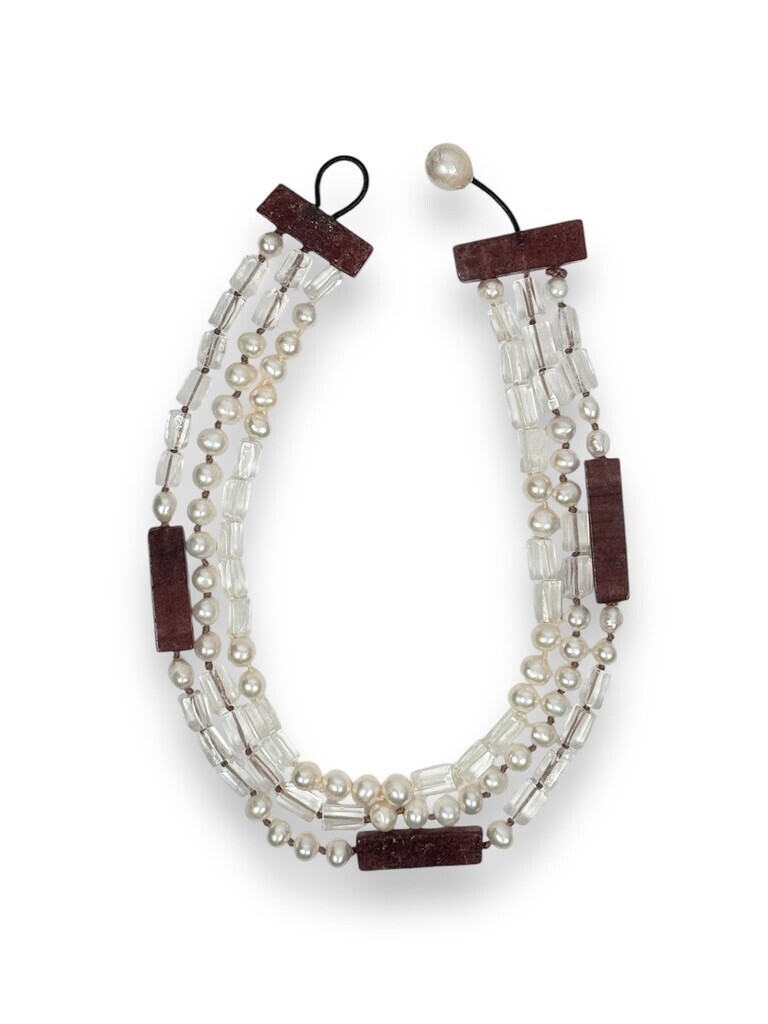Necklace: Pearls, crystal and cherry quartz