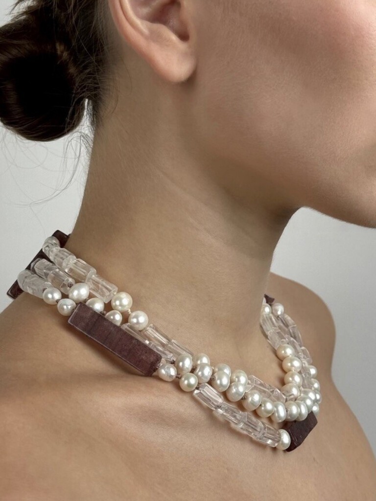 Necklace: Pearls, crystal and cherry quartz