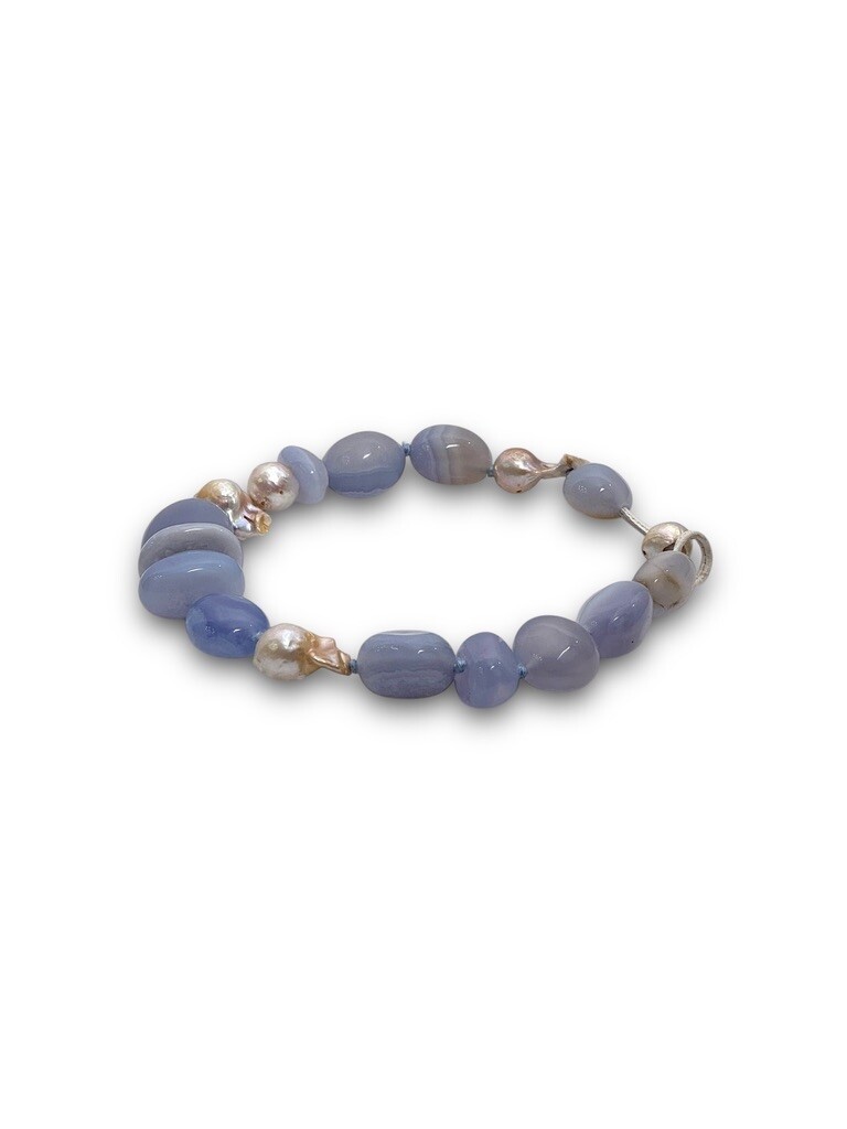 Necklace with calcedony and pearls